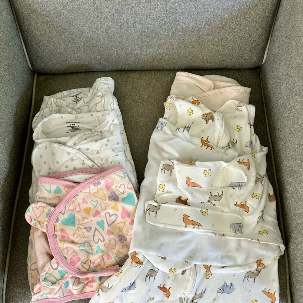 HALO SleepSack Swaddle Set in White, Pink and Pastel Hearts Like New 0-3 Months